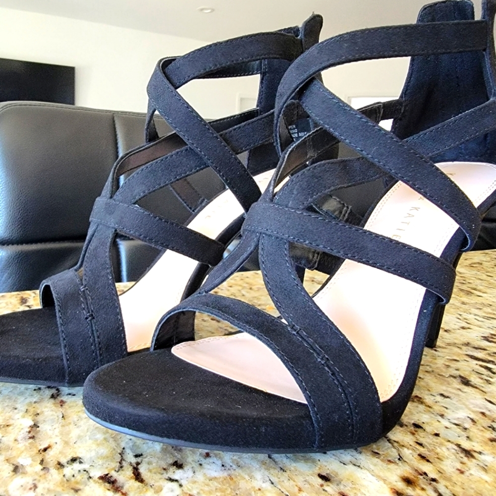 Shoes - Picture 3 of 4